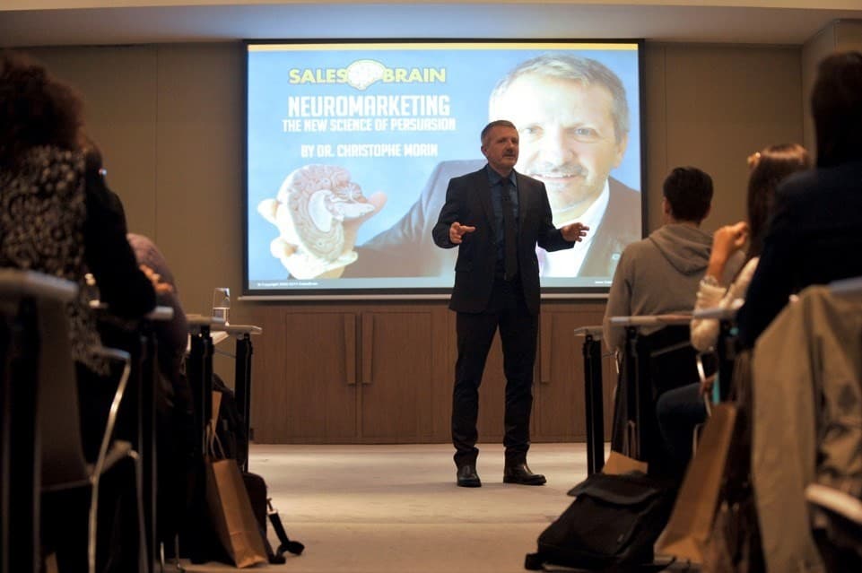 Keynotes — A room that changes its mind
